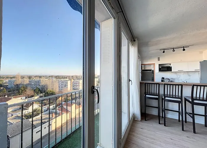 Agreable Appartement 4 Pieces, Vue Mont Ventoux, Proche Remparts
